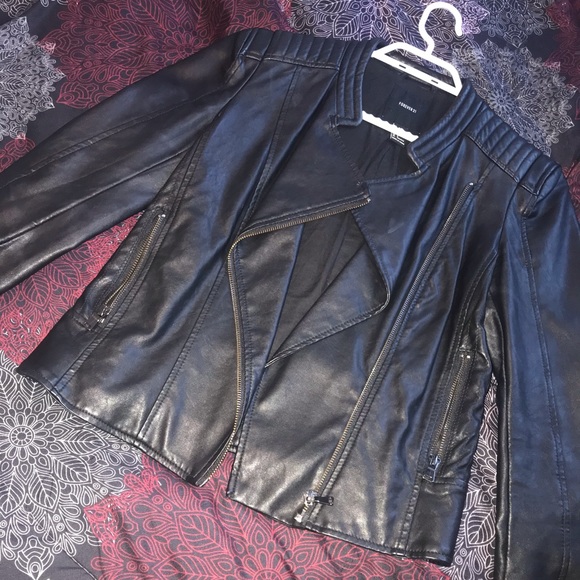 Leather jacket - Picture 2 of 3